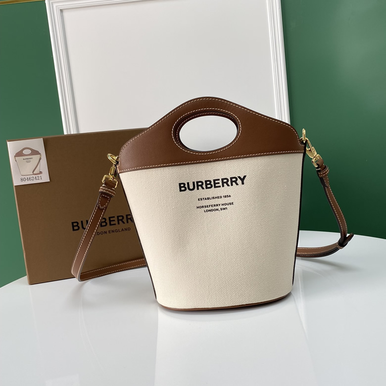 精仿Burberry巴寶莉Bucket Pocket小號水桶包￥1680.00的图片-高仿博柏利包包Burberry巴寶莉、高仿博柏利女包Burberry巴寶莉