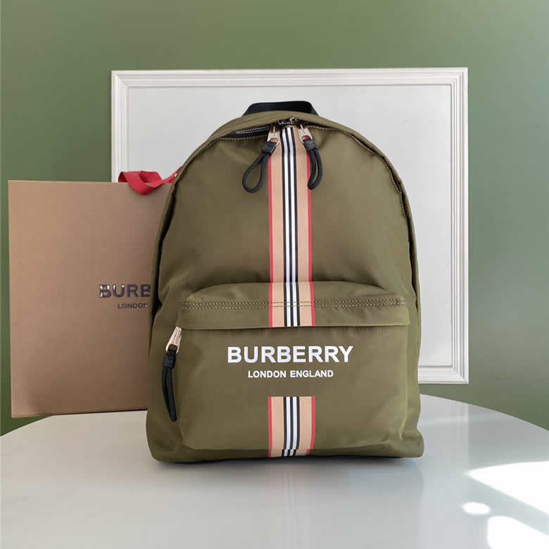 Burberry/巴寶莉香港官網徽標拼標誌性條紋印花 ECONYL® 雙肩包80357651￥1880.00的图片-高仿博柏利包包Burberry巴寶莉、高仿博柏利女包Burberry巴寶莉