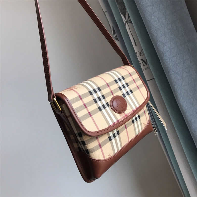 Burberry巴寶莉官方旗艦店包包中古戰馬格紋郵差包￥1480.00的图片-高仿博柏利包包Burberry巴寶莉、高仿博柏利女包Burberry巴寶莉