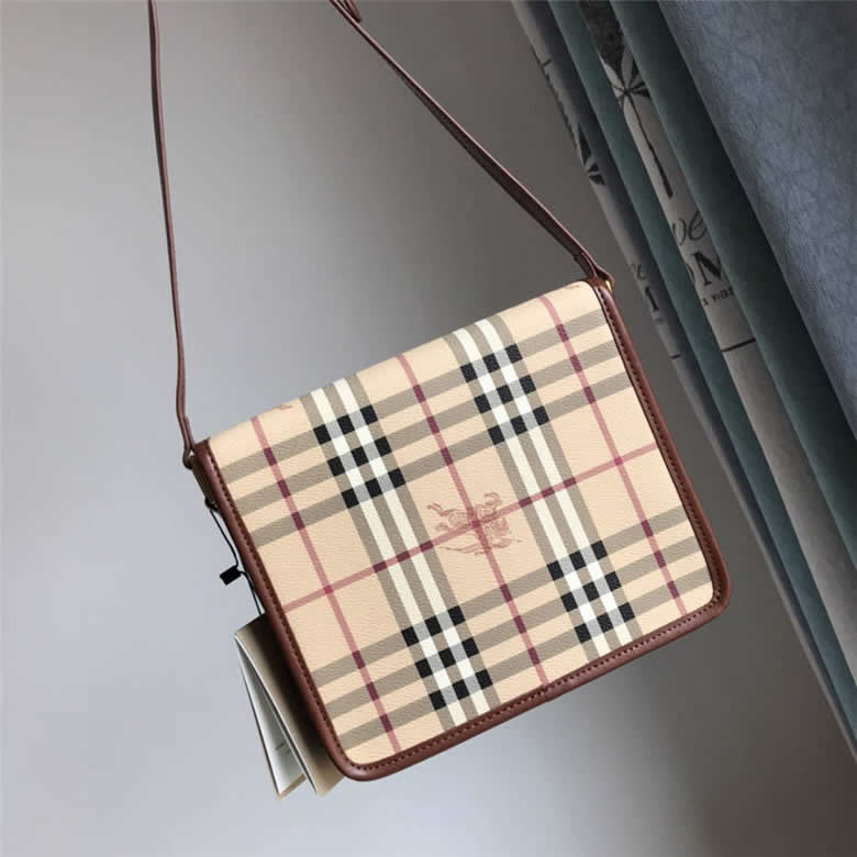 Burberry巴寶莉官方旗艦店包包中古戰馬格紋郵差包￥1480.00的图片-高仿博柏利包包Burberry巴寶莉、高仿博柏利女包Burberry巴寶莉