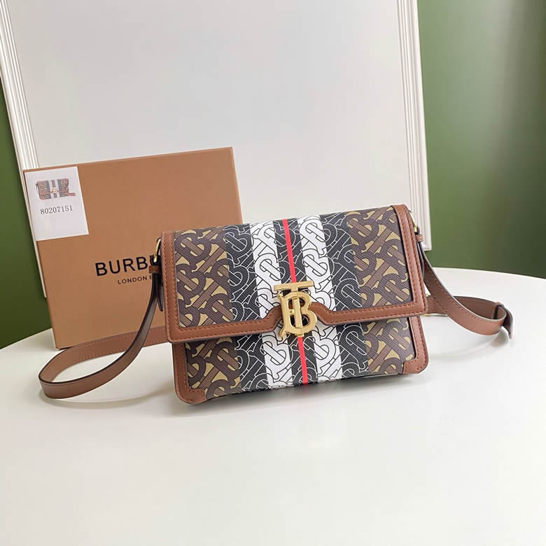 Burberry女包巴寶莉 最新TB繫列風琴信封包￥1480.00的图片-高仿博柏利包包Burberry巴寶莉、高仿博柏利女包Burberry巴寶莉