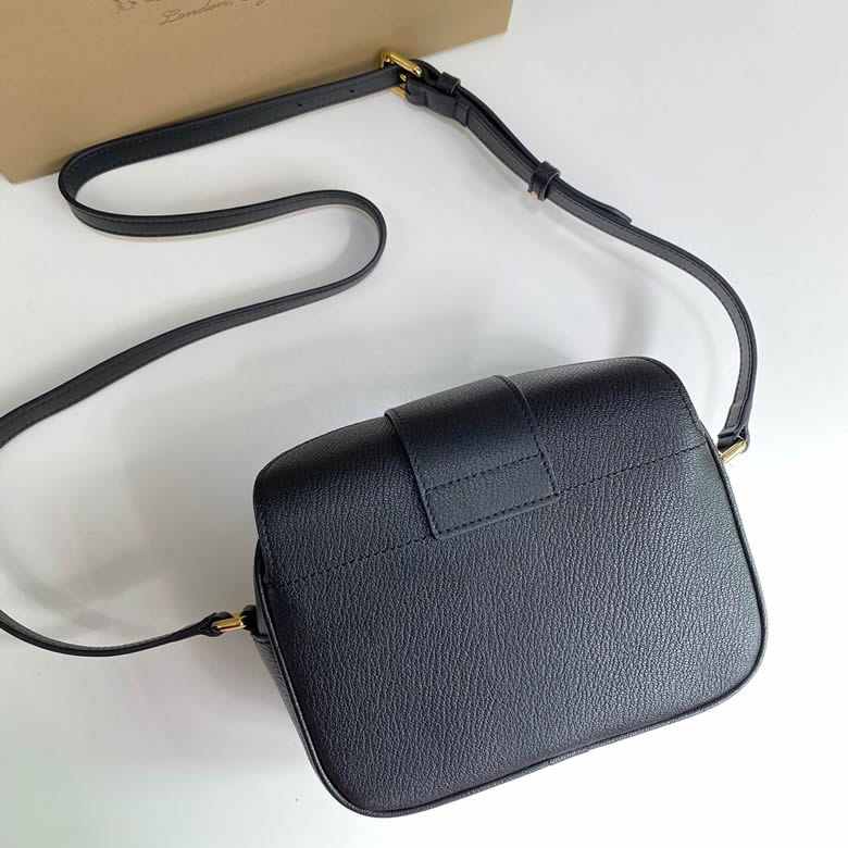 Burberry巴寶莉粒紋皮革新品The Buckle搭扣包6102黑￥1480.00的图片-高仿博柏利包包Burberry巴寶莉、高仿博柏利女包Burberry巴寶莉