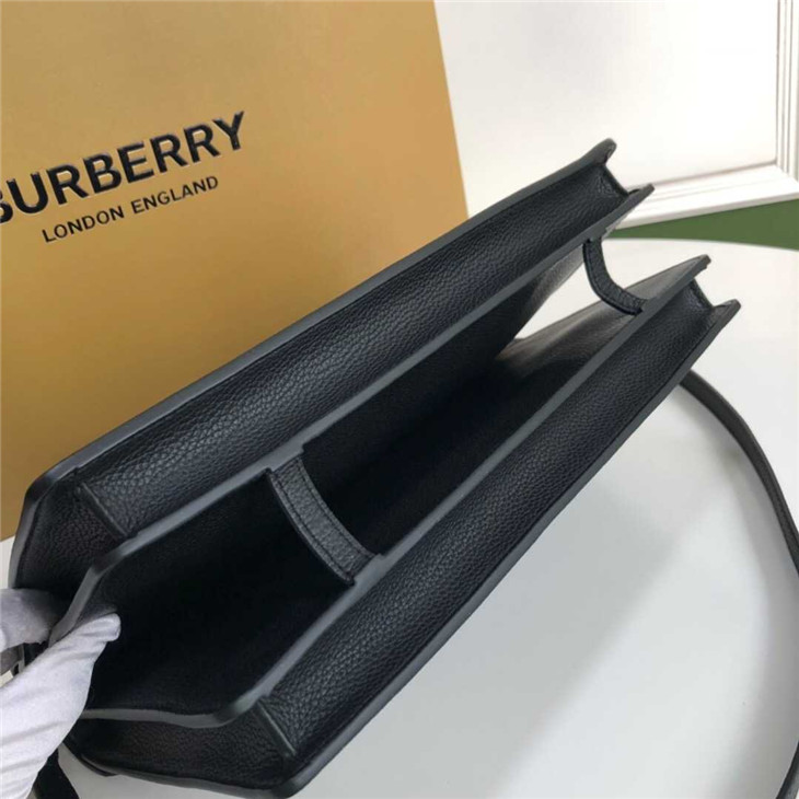 復刻Burberry巴寶莉Title小號口袋裝飾皮革泰爾特黑色手袋￥1480.00的图片-高仿博柏利包包Burberry巴寶莉、高仿博柏利女包Burberry巴寶莉