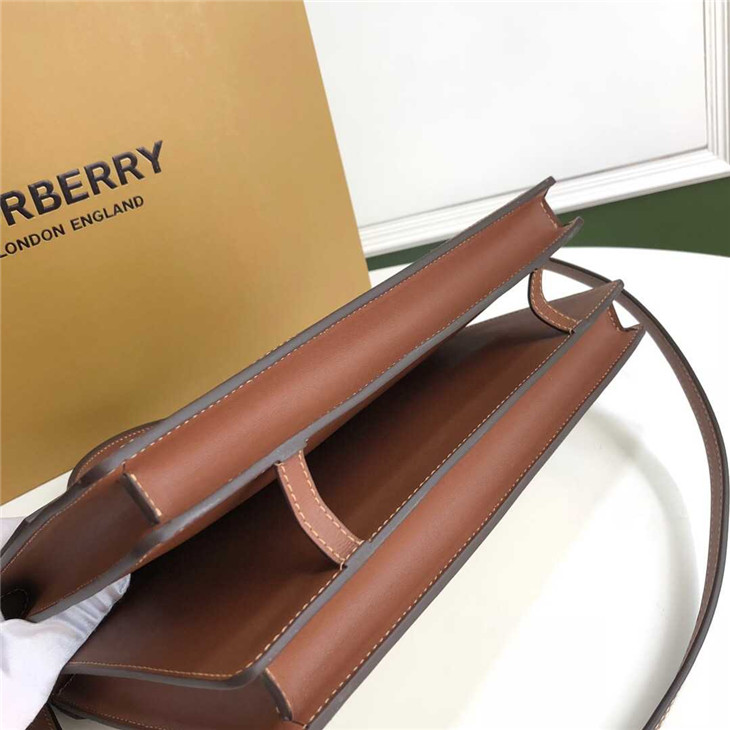 原單Burberry巴寶莉Title小號口袋裝飾Horseferry印花泰爾特手袋￥1480.00的图片-高仿博柏利包包Burberry巴寶莉、高仿博柏利女包Burberry巴寶莉