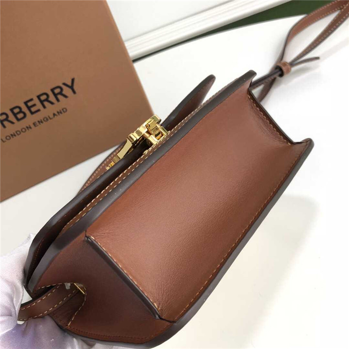 精仿Burberry/巴寶莉鎖扣包單肩女包TB迷妳專屬標識雙色帆佈拼皮革鎖扣包80171101￥980.00的图片-高仿博柏利包包Burberry巴寶莉、高仿博柏利女包Burberry巴寶莉