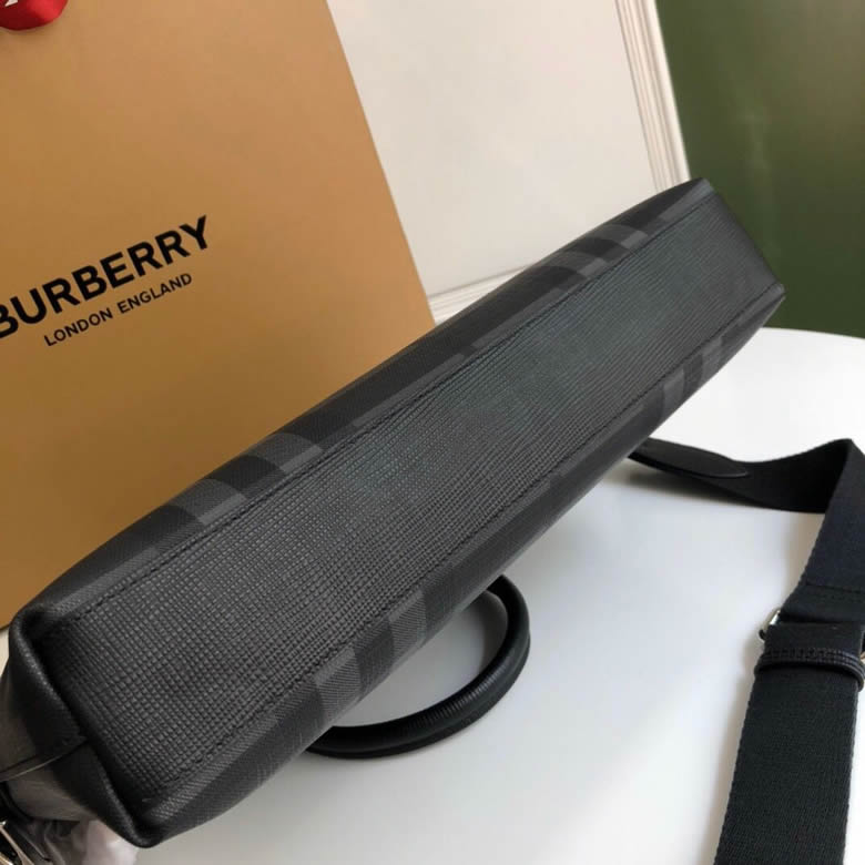 Burberry原單一比一巴寶莉煙熏格紋裁片男款公文包￥1480.00的图片-高仿博柏利包包Burberry巴寶莉、高仿博柏利男包Burberry巴寶莉