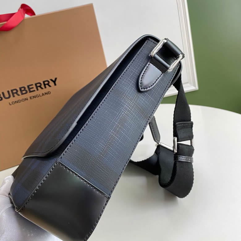 Burberry原單巴寶莉柔軟皮革邊飾London格紋橫版信使包￥1480.00的图片-高仿博柏利包包Burberry巴寶莉、高仿博柏利男包Burberry巴寶莉