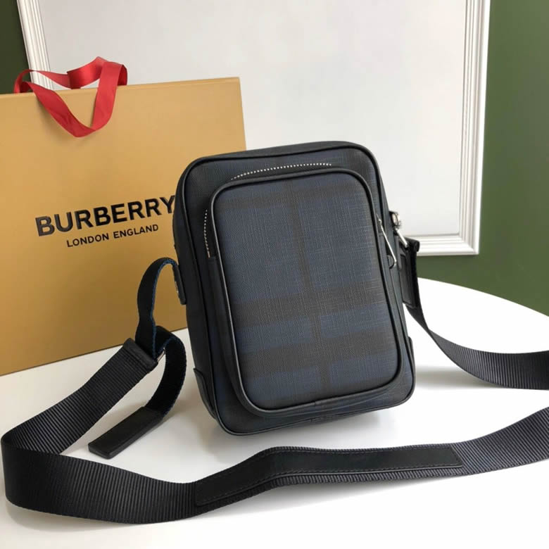 原單Burberry巴寶莉裝飾標誌性London格紋斜背包￥1480.00的图片-高仿博柏利包包Burberry巴寶莉、高仿博柏利男包Burberry巴寶莉