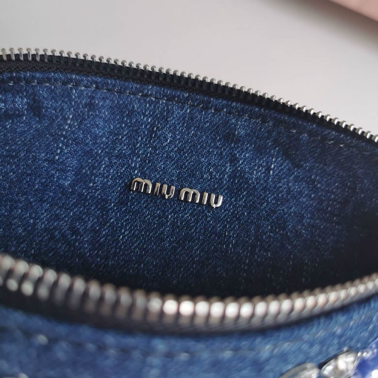 MIUMIU繆繆MivMiv與Levi’s合作繫列限量版腋下包5NE841￥1880.00的图片-高仿繆繆包包MiuMiu