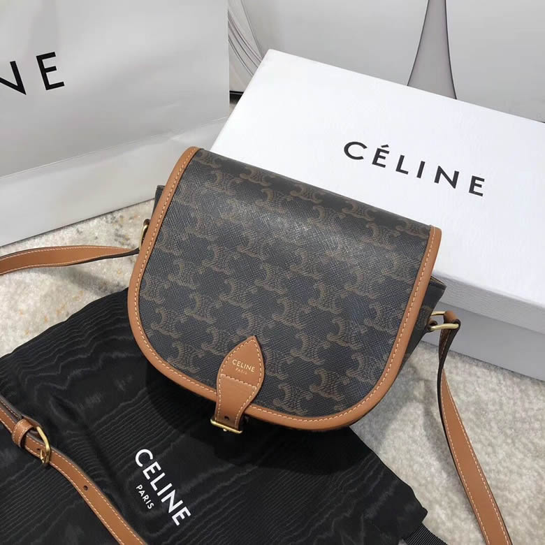 Celine/賽琳 FOLCO TRIOMPHE帆佈中號馬鞍包 191502￥1480.00