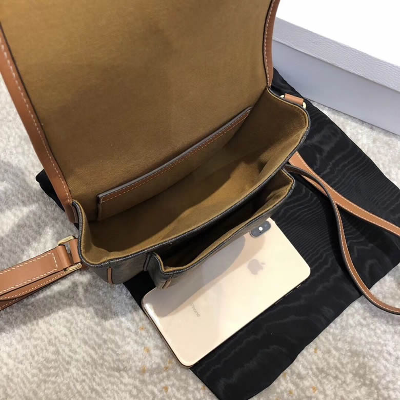 Celine/賽琳 FOLCO TRIOMPHE帆佈中號馬鞍包 191502￥1480.00的图片-高仿賽琳包包CELINE