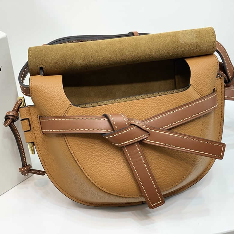 Loewe羅意威Small Gate bag馬鞍包0301焦糖色￥1980.00的图片-高仿羅意威包包Loewe