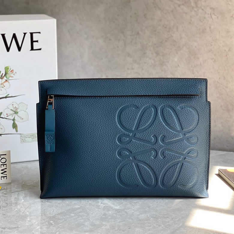 LOEWE羅意威 最新顆粒紋Tpouch繫列手包 0219藍色￥980.00