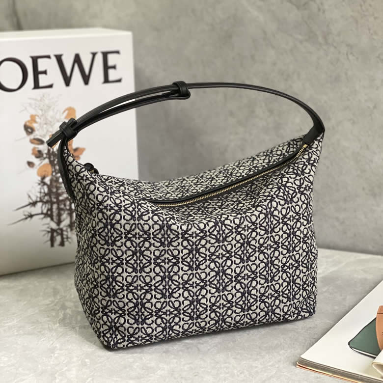 Loewe羅意威Cubi繡花便當包腋下包 0558大號黑色￥1480.00的图片-高仿羅意威包包Loewe