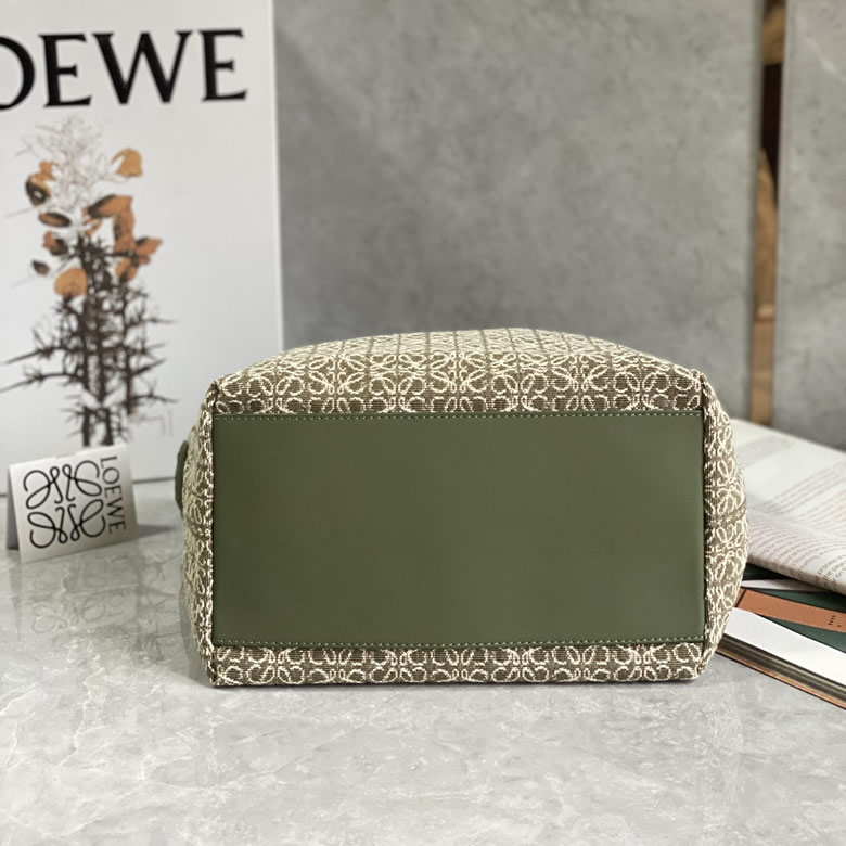 Loewe羅意威Cubi繡花便當包腋下包 0558大號綠色￥1480.00的图片-高仿羅意威包包Loewe