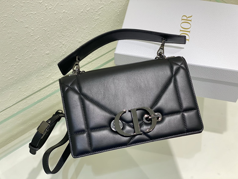 DIOR 30 MONTAIGNE 鏈條包 M9215BNNA_M900￥1480.00的图片-高仿迪奧包包DIOR、高仿迪奧女包DIOR