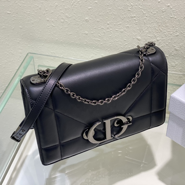 DIOR 30 MONTAIGNE 鏈條包 M9215BNNA_M900￥1480.00的图片-高仿迪奧包包DIOR、高仿迪奧女包DIOR