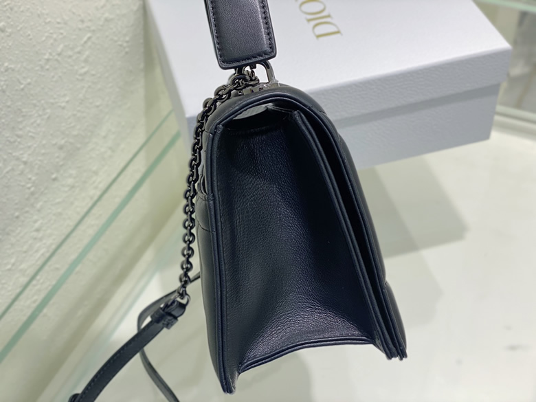 DIOR 30 MONTAIGNE 鏈條包 M9215BNNA_M900￥1480.00的图片-高仿迪奧包包DIOR、高仿迪奧女包DIOR