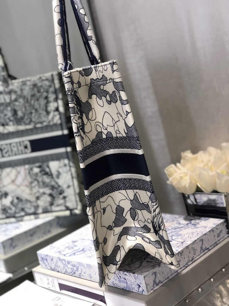 迪奧新款女包Dior環球旅行星星地圖book tote￥1480.00的图片-高仿迪奧包包DIOR、高仿迪奧女包DIOR