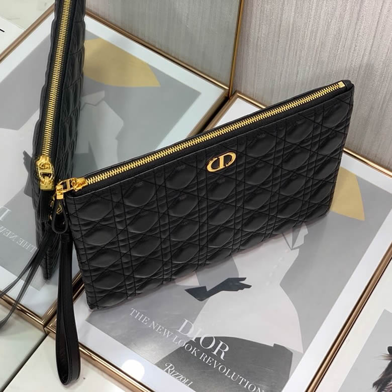 迪奧女包真假Dior Caro Daily大號手拿包 S5086UWHC_M900￥980.00的图片-高仿迪奧包包DIOR、高仿迪奧女包DIOR