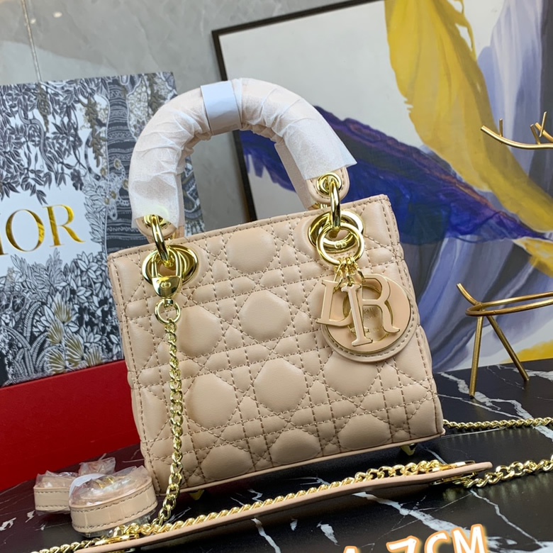 Dior/迪奧原版皮高品質琺瑯三格羊皮專櫃新Logo戴妃包裸粉色￥980.00