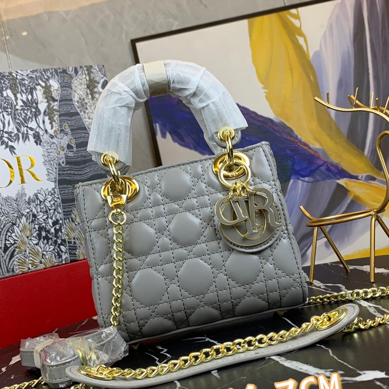 Dior/迪奧原版皮高品質琺瑯三格羊皮專櫃新Logo戴妃包灰色￥1480.00的图片-高仿迪奧包包DIOR、高仿迪奧女包DIOR