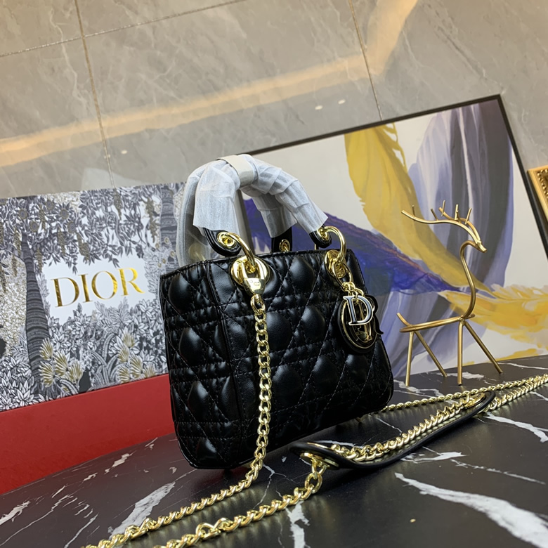 Dior/迪奧原版皮高品質琺瑯三格羊皮專櫃新Logo戴妃包黑色￥1480.00的图片-高仿迪奧包包DIOR、高仿迪奧女包DIOR