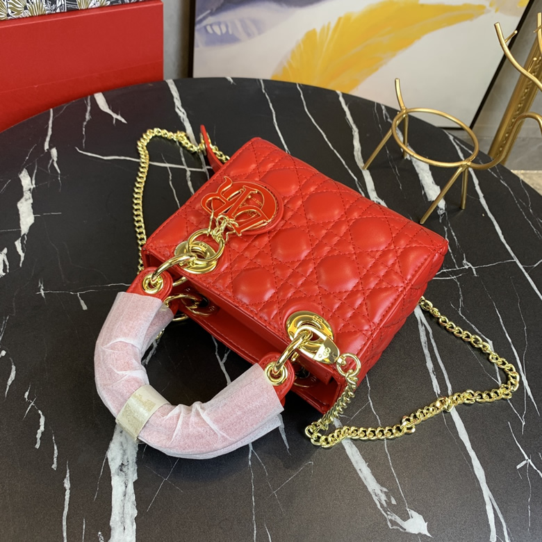 Dior/迪奧原版皮高品質琺瑯三格羊皮專櫃新Logo戴妃包紅色￥1480.00的图片-高仿迪奧包包DIOR、高仿迪奧女包DIOR