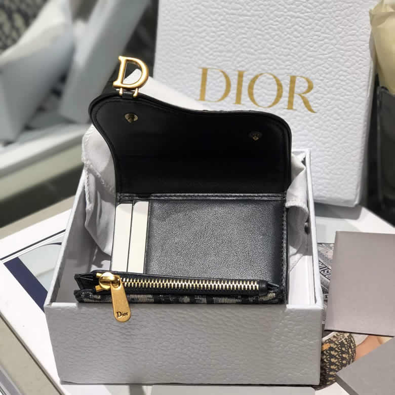 Dior藍色Oblique印花馬鞍Lotus錢包 S5652CTZQ_M928￥680.00的图片-高仿迪奧包包DIOR、高仿迪奧女包DIOR