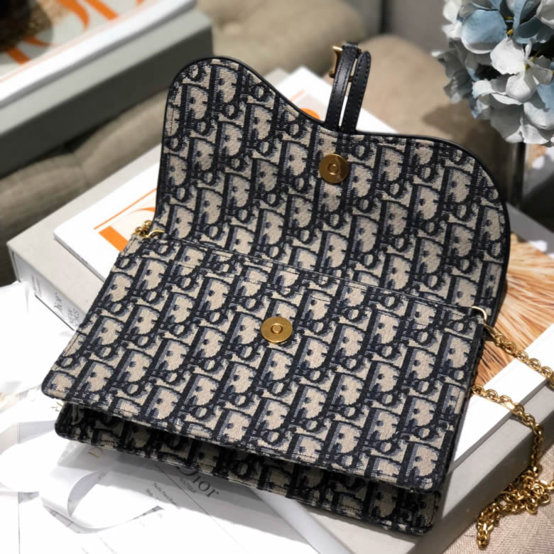 Dior/迪奧Oblique印花馬鞍鏈條手拿包S5620CTZQ_M928藍色￥1180.00的图片-高仿迪奧包包DIOR、高仿迪奧女包DIOR