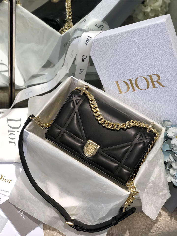 原單Dior鏈條小包仿迪奧單肩女包Diorama新款小羊皮單肩斜挎鏈條包黑色￥1680.00的图片-高仿迪奧包包DIOR、高仿迪奧女包DIOR