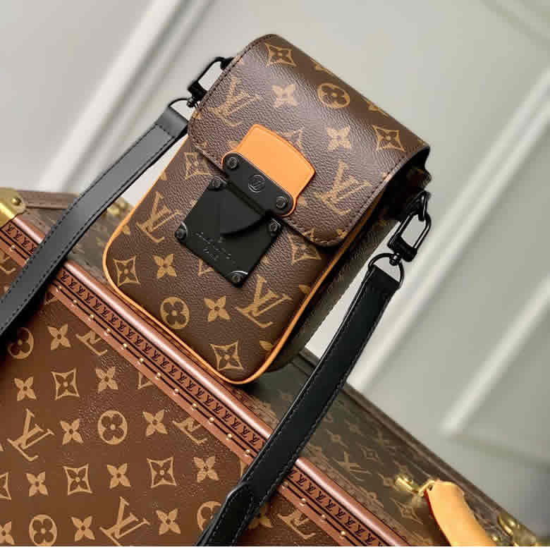 M81522 Louis Vuitton Monogram Macassar S-Lock Vertical Wearable