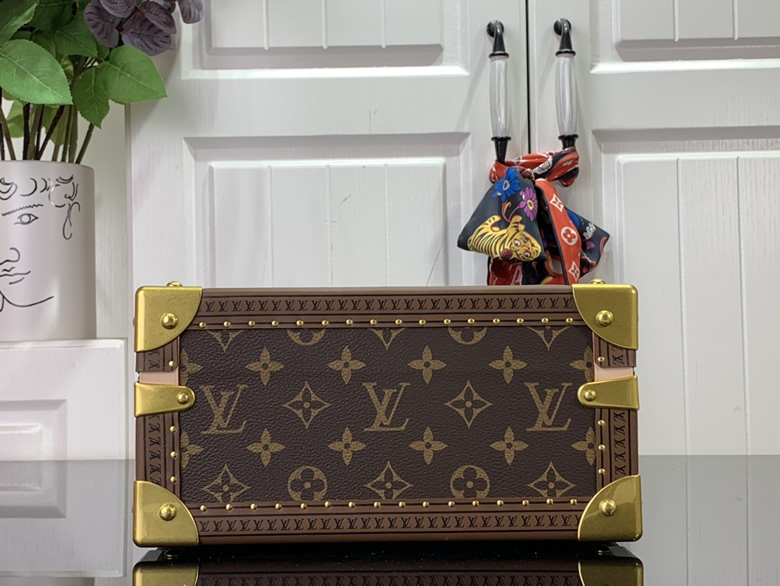 lv頂級原單本款珠寶箱以素雅的Monogram帆佈包裹 M20292杏色￥1480.00的图片-高仿LV包包、高仿lv女包