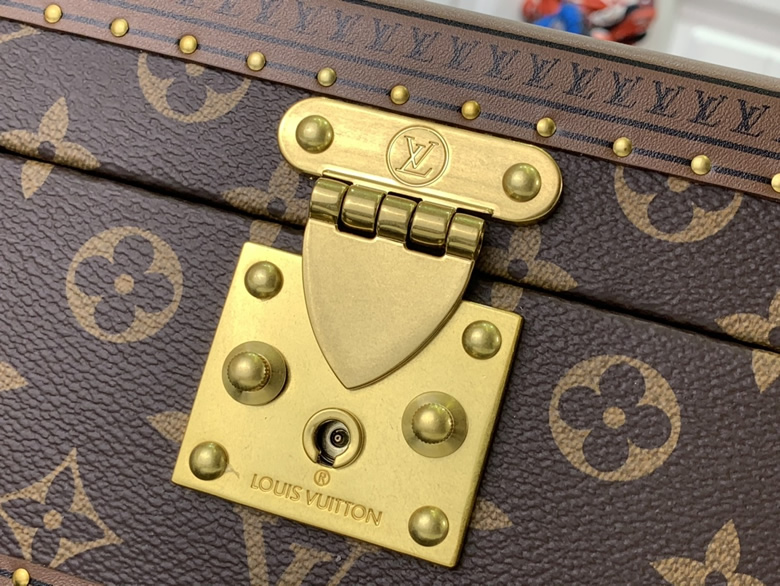 lv頂級原單本款珠寶箱以素雅的Monogram帆佈包裹 M20292杏色￥1480.00的图片-高仿LV包包、高仿lv女包