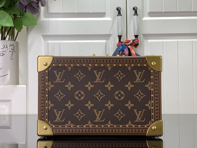 lv頂級原單本款珠寶箱以素雅的Monogram帆佈包裹 M20292杏色￥1480.00的图片-高仿LV包包、高仿lv女包