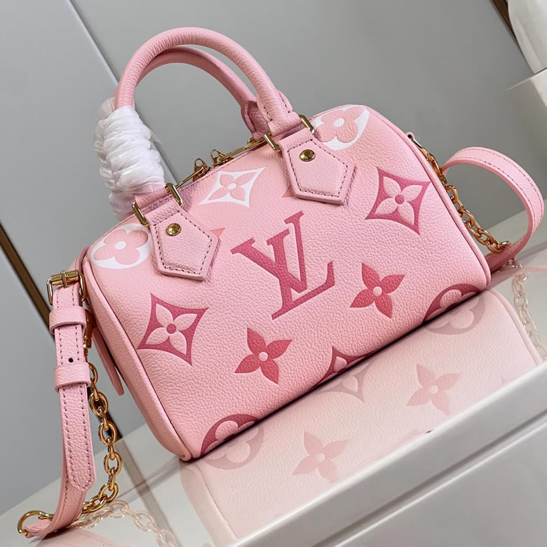 Lv2023新款包包speedy米白粉印Bandoulière草莓20手袋奶油白 M46397￥1280.00的图片-高仿LV包包、高仿lv女包