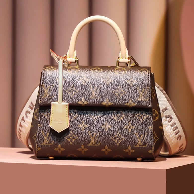 Louis Vuitton/路易威登 23新款Cluny女士迷妳老花帆佈配皮單肩包 M46055￥1480.00