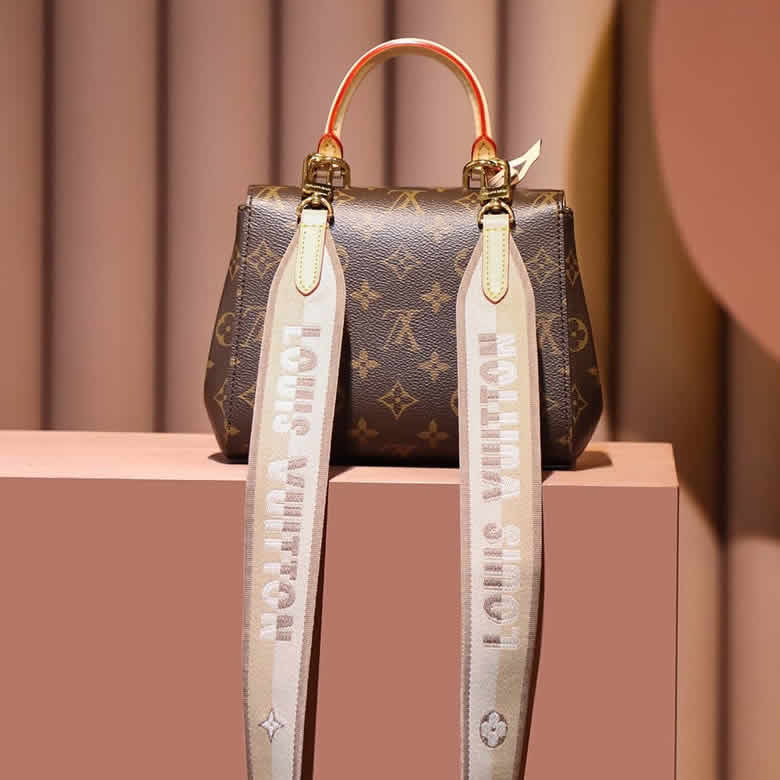 Louis Vuitton/路易威登 23新款Cluny女士迷妳老花帆佈配皮單肩包 M46055￥1480.00的图片-高仿LV包包、高仿lv女包