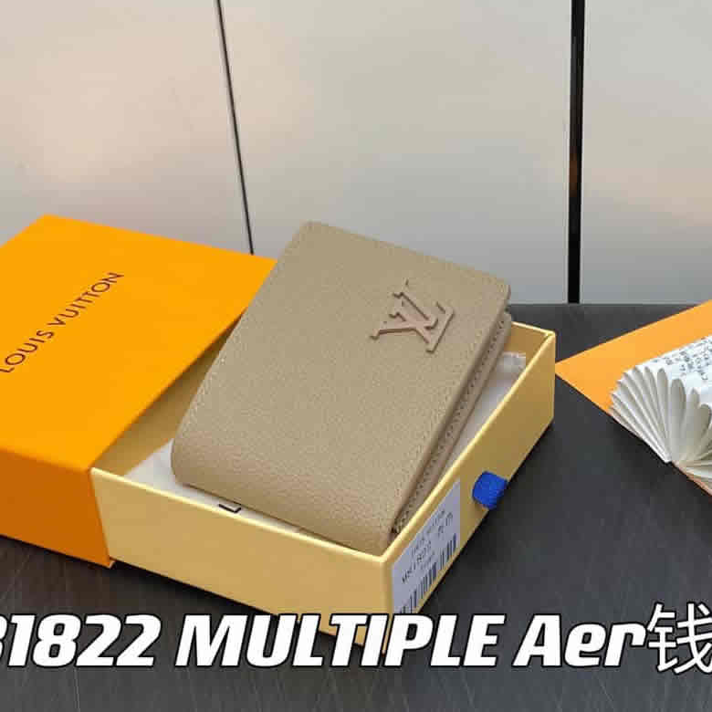 高仿lv全皮西裝夾錢包繫列 MULTIPLE Aer錢夾LV Aerogram Multiple錢夾 m81822杏色￥680.00的图片-高仿LV包包、高仿lv錢包