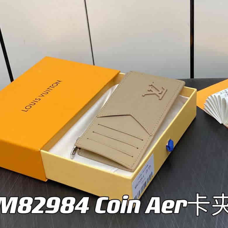 原單lv全皮卡包錢包繫列Coin Aer卡夾M82984杏色￥680.00的图片-高仿LV包包、高仿lv錢包