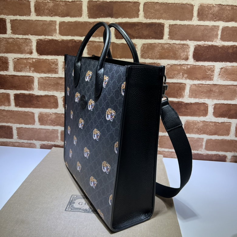 GUCCI古馳飾老虎印花GG中號托特包674155￥1480.00的图片-高仿古奇包包Gucci、高仿古奇男包Gucci