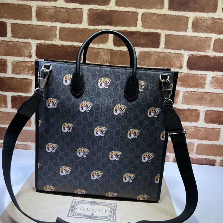 GUCCI古馳飾老虎印花GG中號托特包674155￥1480.00的图片-高仿古奇包包Gucci、高仿古奇男包Gucci