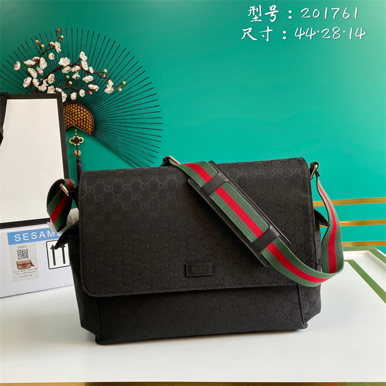 gucci經典男包多功能斜背包 201761黑￥1480.00