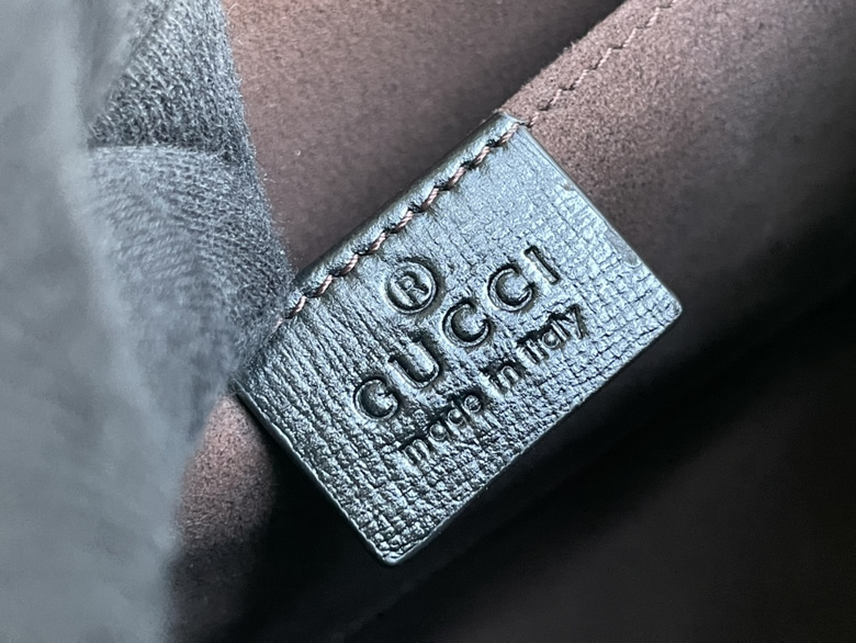 GUCCI包包古馳男士新品互扣式雙G手拿包化妝包672956￥980.00的图片-高仿古奇包包Gucci、高仿古奇錢包Gucci