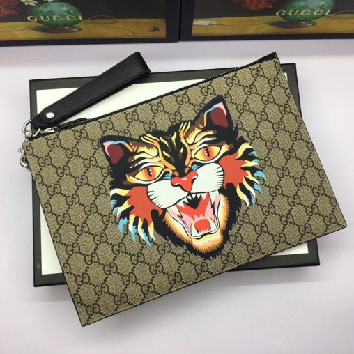 GUCCI/古馳怒貓印花GG Supreme人造帆佈中性款式手拿包473904杏色￥980.00